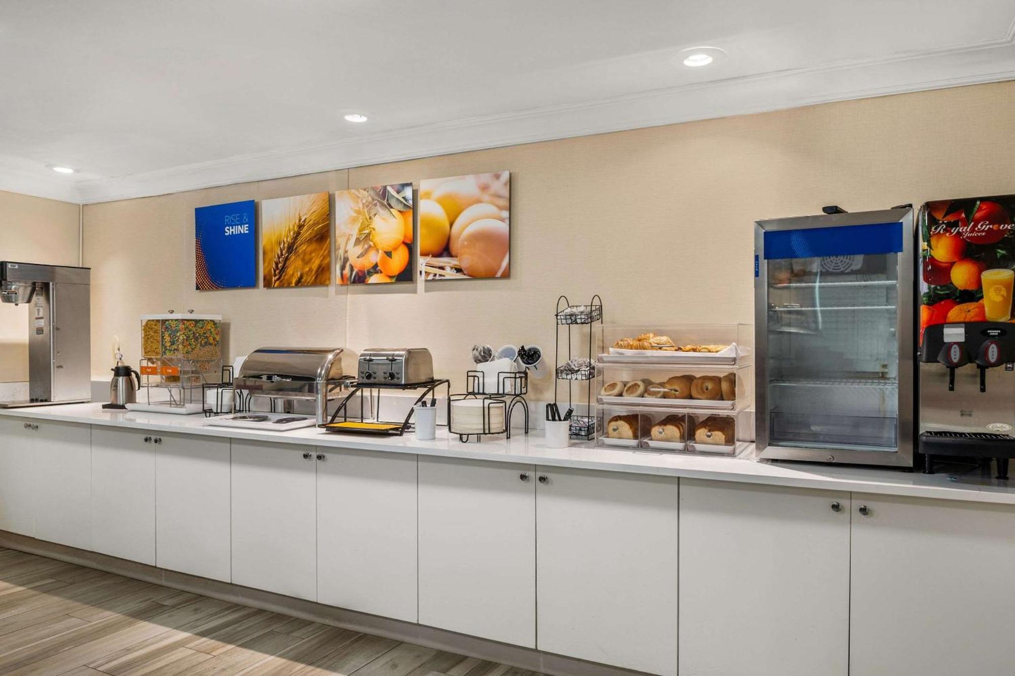 Comfort Inn Oceanside Дірфілд-Біч Екстер'єр фото