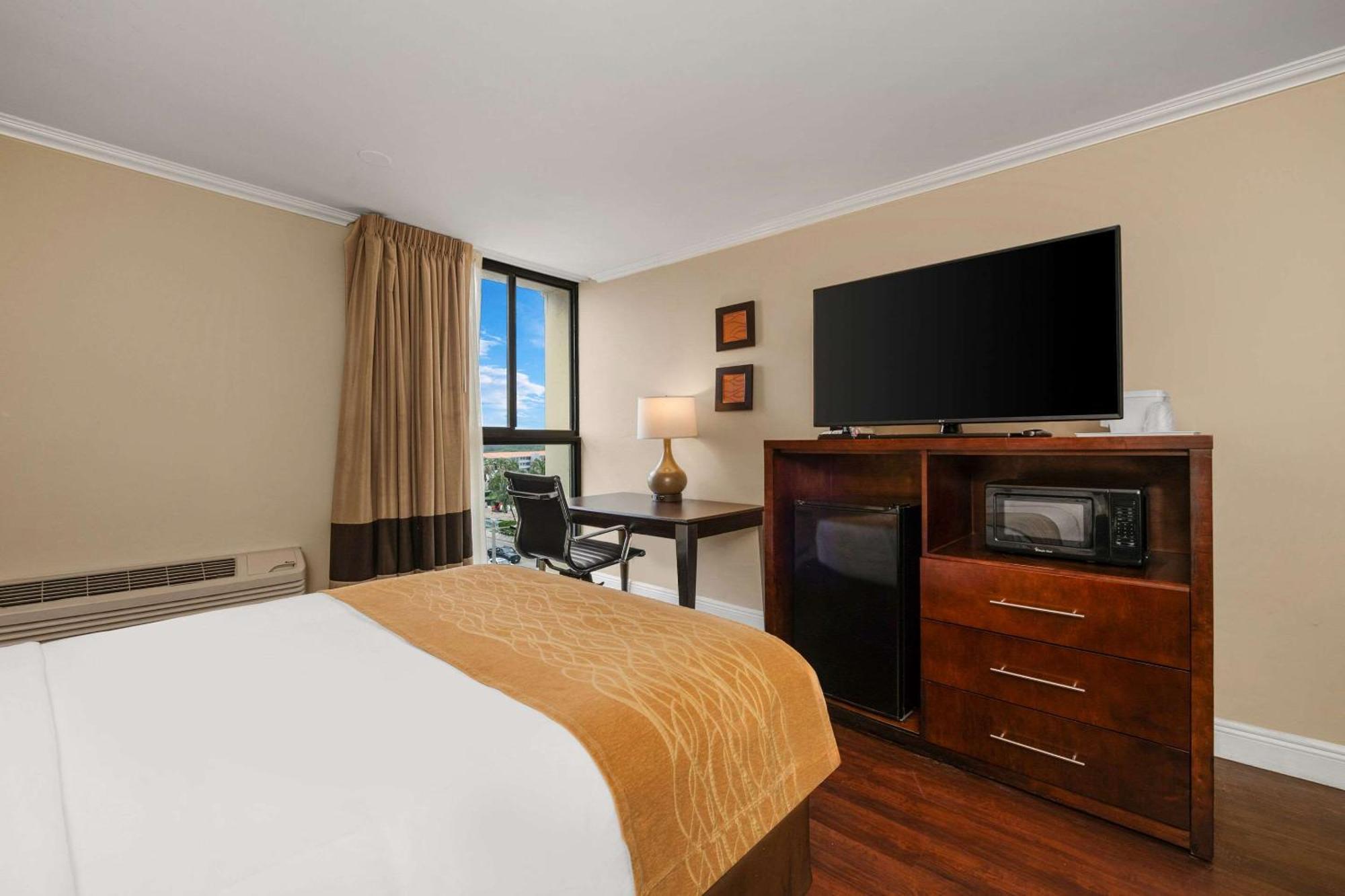 Comfort Inn Oceanside Дірфілд-Біч Екстер'єр фото